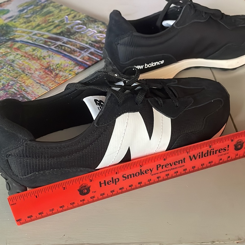 New Balance 327’s